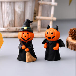 Figurine d'ornement de décoration d'Halloween personnalisée Figurine de poupée citrouille <span class=keywords><strong>sorcière</strong></span> petit démon en résine - Product Image 2