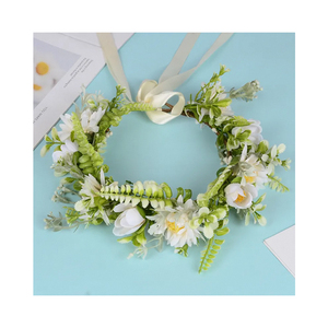 Serre-tête ajustable fait main en rotin vert bohème avec fleur de chrysanthème et boucle, bandeau floral blanc pour femme - Product Image 1