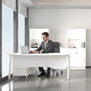 Escritorio Ejecutivo Moderno y Duradero con Gabinete de Almacenamiento, Diseño de Melamina Independiente, Estilo Minimalista, para Oficina en Casa o Uso Comercial - Product Image 1