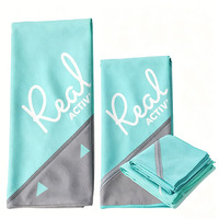 Serviette de sport portable en microfibre avec poche zippée, technique tissée, pour la pratique sportive (vente en gros)