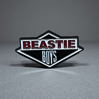 Badges en émail plaqué métal à thème ange, imprimés UV, pour collection de fans de musique rock, cadeau à envoyer à des amis et fans
