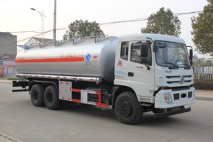 รถบรรทุกน้ำมันแบบขับเคลื่อนเต็มรูปแบบ รับน้ำหนักมาก ขนาด 15000-25000 ลิตร สำหรับขนส่งถังน้ำมัน ใช้ในงานก่อสร้างและเติมน้ำมัน - Product Image 5