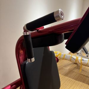 Máquina de Sentadillas Hack Comercial YL-9047 - Sentadillas Hack con Carga de Discos - Prensa de Piernas / Estilo Cybex, Gymleco y Atlantis para Gimnasio - Product Image 4