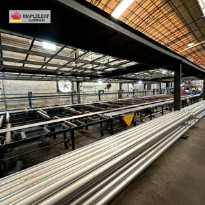 Clôture à lamelles de sécurité <span class=keywords><strong>en</strong></span> aluminium à revêtement <span class=keywords><strong>en</strong></span> poudre pour décoration de <span class=keywords><strong>jardin</strong></span> personnalisée - Product Image 6