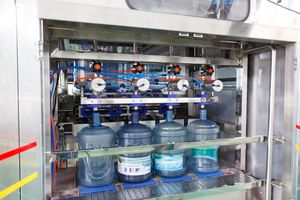 Hoàn <span class=keywords><strong>to</strong></span>àn tự động hoàn thành 19 lít 20 lít 5 gallon nước đóng chai điền Máy làm đầy dây chuyền sản xuất - Product Image 6