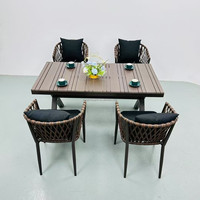 Langlebiges Modernes Kunststoff-Holz-Aluminium Quadratisches Outdoor-Esstisch-Set 3-Jahres-Garantie Hochwertige Gartenmöbel für