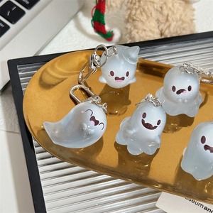 Lindo Llavero de Resina Luminoso con Forma de Fantasma 3D, Colgante de Luz Nocturna de Halloween para Bolsos, Llaves y Adornos de Teléfono, Llavero para Coche - Product Image 2