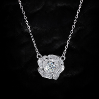 Set Perhiasan Mewah Perak 925 VVS GRA Moissanite Kalung dan Anting dengan Liontin Bunga Mawar Lulus Uji Berlian untuk Pernikahan