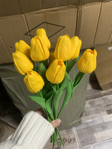 Vendita calda giallo rosa 30CM tulipano reale tocco bianco <span class=keywords><strong>tulipani</strong></span> artificiali decorativi per la decorazione di eventi per la casa di nozze - Product Image 5