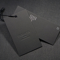 Étiquettes à suspendre en papier noir épais, impression uv, nom de marque, œillet en métal de luxe, étiquette à suspendre pour vêtements et vêtements avec épingle de sécurité