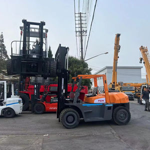 Chariot élévateur contrepoids diesel Isuzu d'occasion 7 tonnes à prix abordable, avec mât à trois étages pour matériaux de construction - Product Image 1