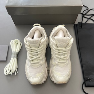 Venta al por Mayor de Zapatos Deportivos de Lujo de Diseño de Alta Calidad 2026, Modernos para Hombres y Mujeres, Cómodos para Exteriores y Casuales - Product Image 3