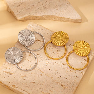 Pendientes Largos de Acero Inoxidable de Moda Vintage, Sin Deslustre, Chapados en Oro de 18K PVD, Pendientes de Disco Texturizados para Mujer - Product Image 3