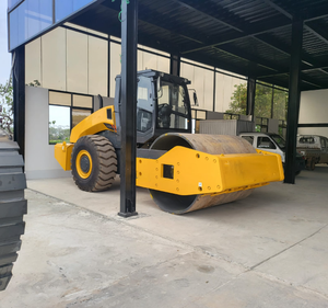 Rouleau compresseur monocylindre CLG6122E économique pour les travaux routiers municipaux Livraison rapide mondiale - Product Image 5