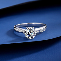 Bague d'anniversaire en moissanite ronde incolore, clarté VVS, argent S925, testée au stylo de vérification, vente en gros, directement de l'usine de bijoux
