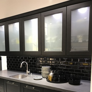 <span class=keywords><strong>Verre</strong></span> <span class=keywords><strong>trempé</strong></span> clair givré à structure solide de taille personnalisée pour les portes d'armoires de cuisine et la décoration - Product Image 3