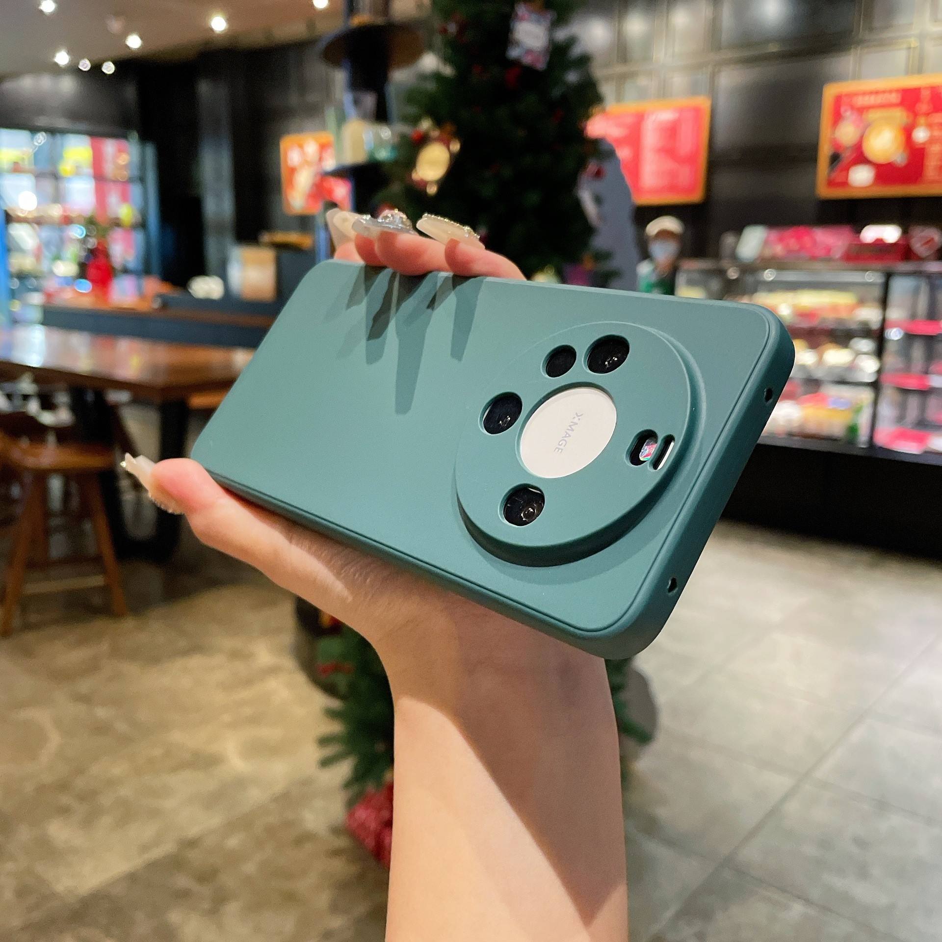 สีเขียวมรกต