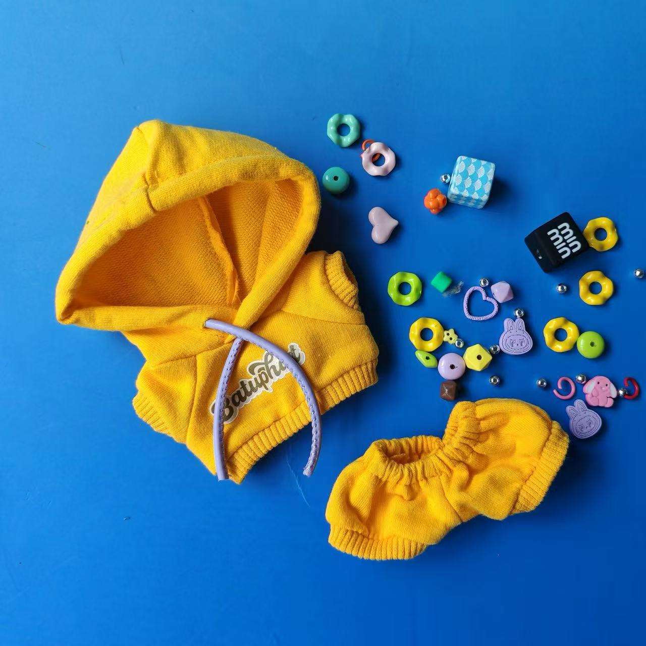 Costume pull Labubu jaune citron