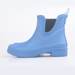 <span class=keywords><strong>Stivali</strong></span> da pioggia da <span class=keywords><strong>donna</strong></span> in <span class=keywords><strong>gomma</strong></span> con tacco basso con motivo in pelle opaca blu - Product Image 3
