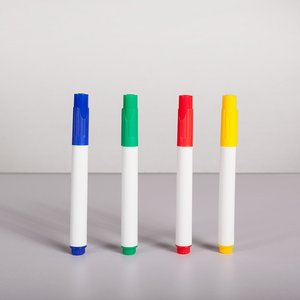 Tavolo da Beer Pong Galleggiante di Alta Qualità Personalizzabile in Alluminio con Superficie Lavagna Cancellabile a Secco e Fori Design Gratuito <span class=keywords><strong>per</strong></span> Uso <span class=keywords><strong>Esterno</strong></span> - Product Image 6