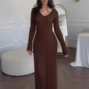 Nouvelle robe pull longue à manches longues, couleur unie, sexy et élégante, style automne pour femmes - Product Image 3
