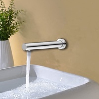 Robinet mural moderne en laiton chromé poli avec capteur automatique pour salle de bain et hôtel