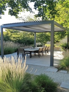 Pergola en aluminium anodisé pour couloir extérieur, connectant deux bâtiments, avec poteaux partagés - Product Image 5
