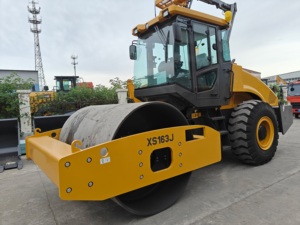 Rullo Vibrante da 16t Peso Operativo XS163J Modello Classico dalla Fabbrica XUZHOU - Product Image 2