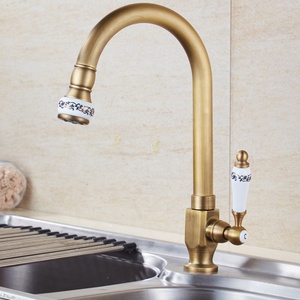 Grifos de Cocina de <span class=keywords><strong>Agua</strong></span> Fría de Estilo Europeo en Latón Antiguo <span class=keywords><strong>con</strong></span> Manija de Porcelana para Venta al por Mayor y al Detal AF1638 - Product Image 2