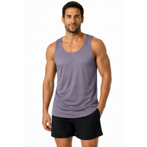 Camiseta sin mangas ligera para hombre – Camiseta deportiva refinada diseñada para un movimiento cómodo, actividades en el gimnasio y atuendos informales - Product Image 1