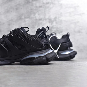 Chaussures de sport tendance 2026 Track 3.0 avec lumière LED, chaussures de course de designer, Zapatos Deportivos Track 3.0 LED, chaussures de marche stylées - Product Image 3