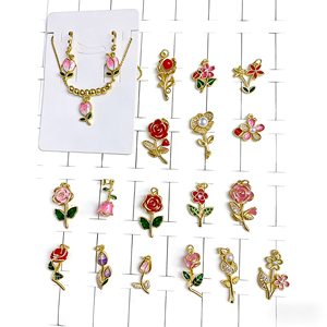 <span class=keywords><strong>Ciondolo</strong></span> BD-D603 a Forma di <span class=keywords><strong>Margherita</strong></span> con Perle Finte Smaltate per Collana, Placcato Oro in Rame, Charm per Borse, Creazione di Gioielli - Product Image 4