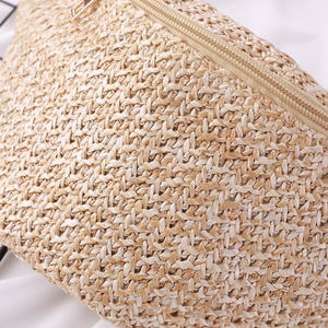 2024 bohemio playa directo de fábrica al por mayor bolsa de pecho de ganchillo tejido de paja cintura <span class=keywords><strong>riñonera</strong></span> con correa ajustable - Product Image 4