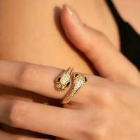 Bague ouverte en cuivre plaqué or 18 carats avec double tête de serpent, zircon pavé, yeux verts, style vintage de luxe, pour femme