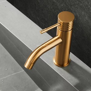 Rubinetto per <span class=keywords><strong>lavabo</strong></span> <span class=keywords><strong>monocomando</strong></span> <span class=keywords><strong>a</strong></span> basso profilo con maniglie intagliate, finitura oro spazzolato, il più venduto del 2026 - Product Image 5