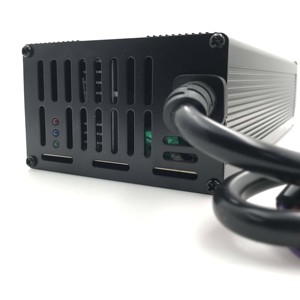 <span class=keywords><strong>Cargador</strong></span> de batería de reparación de pulso de <span class=keywords><strong>12V</strong></span> 20A al por mayor <span class=keywords><strong>9AH</strong></span> 12AH 20AH batería de motocicleta de ciclo profundo para batería de plomo ácido - Product Image 1