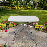 Table pliante carrée légère et durable en plastique avec cadre métallique, hauteur réglable, design moderne pour l'extérieur – Vente en gros