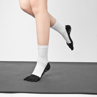 Chaussettes de sport mi-mollet à cinq doigts épaissies, antidérapantes, antibactériennes et absorbant la transpiration pour le yoga et le Pilates – Coton peigné pour l'automne/hiver