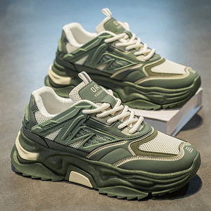 Chaussures de sport souples pour hommes, style baskets de basketball, rehaussantes et décontractées, pour la course et la marche, par un créateur de mode - Product Image 1