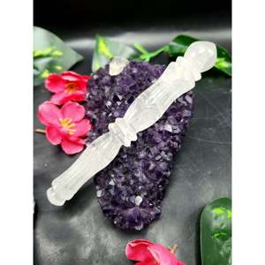 Sculpture traditionnelle Phurba en quartz clair : un chef-d'œuvre sacré pour la maison, la guérison et l'éveil spirituel. Poids : 76 g - Product Image 1