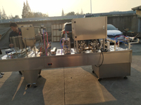 Machine automatique de remplissage et de scellage de tasses pour sauce au chocolat au lait, 3500-3800 tasses/heure, pour bâtonnets de biscuits