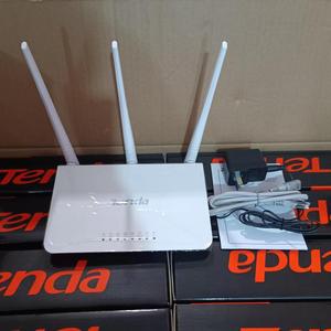 มีสินค้าในสต็อก  เราเตอร์ <span class=keywords><strong>Tenda</strong></span> <span class=keywords><strong>F3</strong></span>  เราเตอร์ไร้สาย 300mbps 3 เสาอากาศ Wifi - Product Image 1