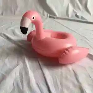 Werkseitig PVC Cup Can Holder Float Sofa für Pool Bed Aufblasbare schwimmende Flamingo Can Drink Cup Holder