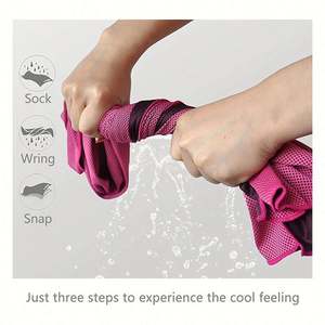 Serviette Rafraîchissante Fierté LGBTQ+ – Couleurs Arc-en-ciel – Cadeau de Groupe pour Événement du Mois de la Fierté Gay - Product Image 2