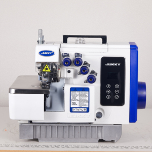 Machine à coudre surjeteuse industrielle JK haute vitesse pour matériaux légers à moyens, état neuf, moteur bleu foncé - Product Image 1