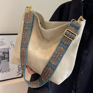 2026 New Arrival Minimalist Niche Design Shoulder Bag for Women Large Capacity Crossbody <b>Tote</b> Bag with Logo Fashionable Handbag - Product Image 1