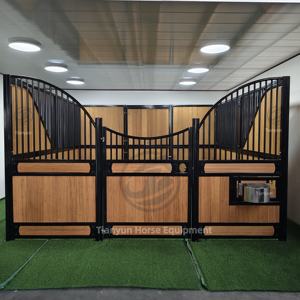 แผงขายม้าแบบพกพาที่ประกอบไว้ล่วงหน้าสุดหรูพร้อมโครงชุบสังกะสีที่แข็งแรงสำหรับศูนย์ขี่ม้าและฟาร์ม - Product Image 1