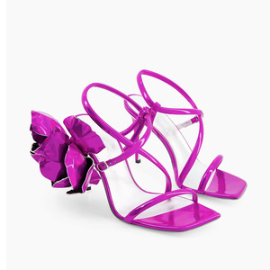 Xinzirain personnalisé confortable femmes Stiletto sandale été anti-glissant bout carré croix sangle talon avec pied large dos ouvert - Product Image 3