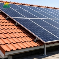 Système de montage de panneaux solaires sur toiture en tuiles céramiques imperméables modulaires avec crochets réglables pour les installations photovoltaïques résidentielles