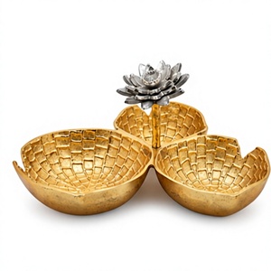 Centre de table en métal texturé motif fleur de lotus, ensemble d'articles pour fournisseur de commandes en gros - Product Image 1